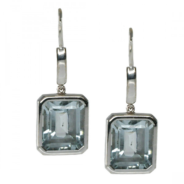 Aquamarine Dangle Earrings set in White Gold