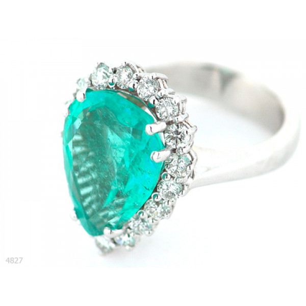 Colombian Emerald and Diamond Ring set in White Gold