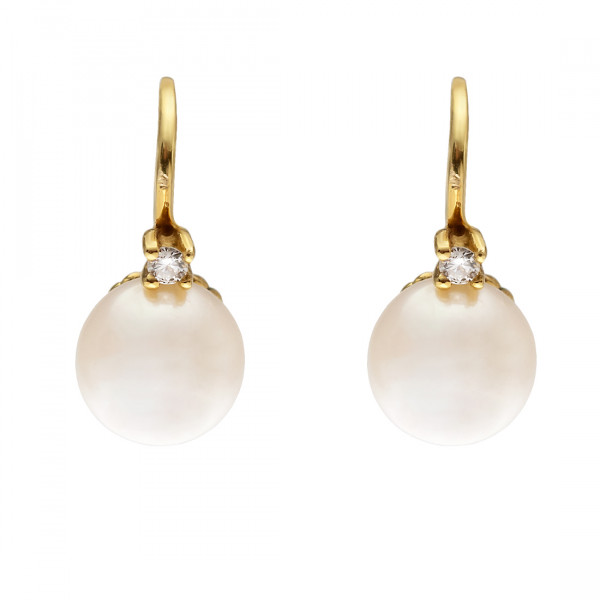 18K Gold Minimal Earrings adorned with Pearls and Diamonds