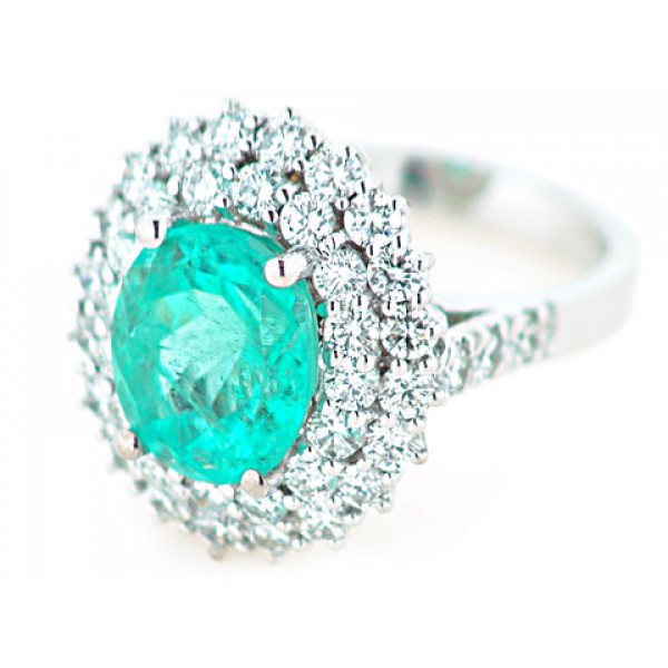 White Gold Rosette Ring with an Emerald and Diamonds