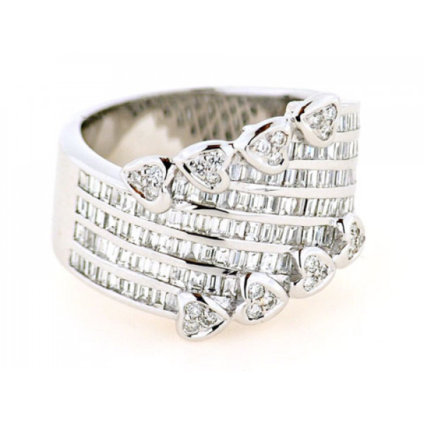 Diamond Ring set in 18K White Gold