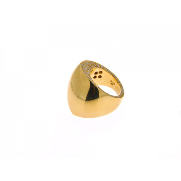 18K Gold Ring adorned with Diamonds