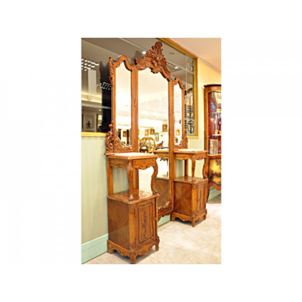 Louis XV Dresser made of Beech wood