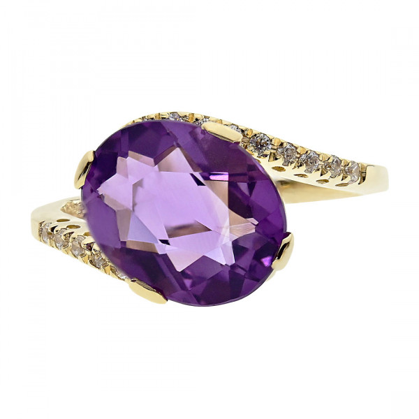 14K Gold Ring adorned with an Amethyst and White Sapphires