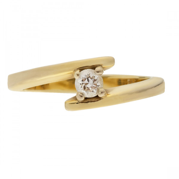 Solitaire Gold Ring adorned with a Diamond