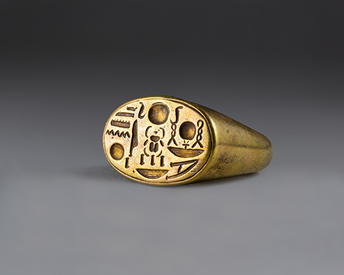 Signet Ring with Tutankhamun's Throne Name photo from the MET Museum