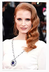 jessica chastain wearing elizabeth taylor's sapphire satoire