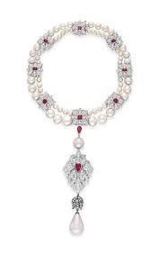 peregrina pearl taylor's necklace